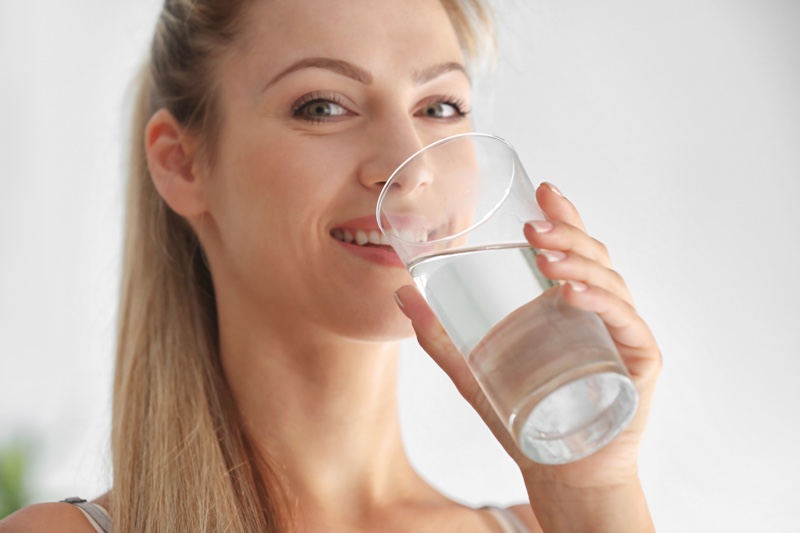Drink 2-3 liters of water everyday for dehydrated lips 